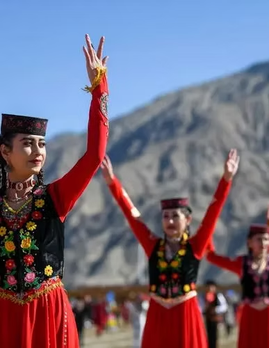 Xinjiang Tour lots of the Not the same Breathing space or possibly room or space